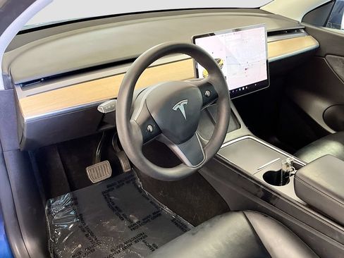 Used 2021 Tesla Model Y Long Range AWD/4WD image 9