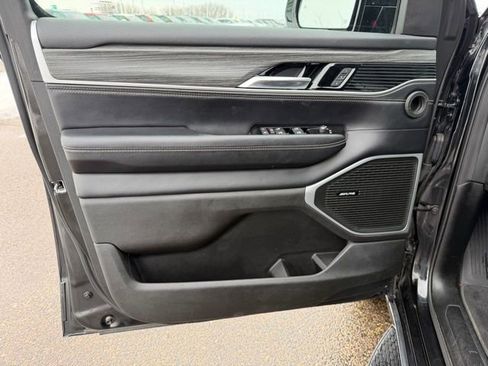 Used 2024 Jeep Wagoneer Series II w/ Flexible Seating Group AWD/4WD image 27