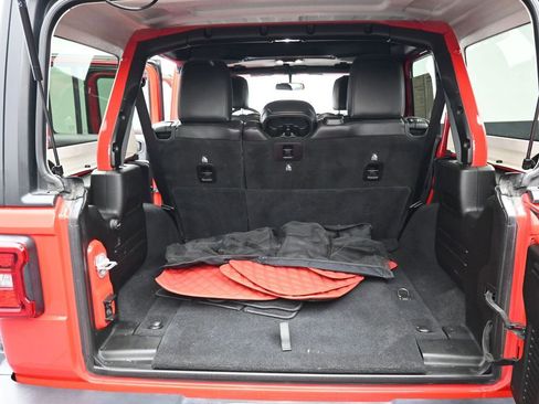 Used 2019 Jeep Wrangler Unlimited Rubicon w/ LED Lighting Group image 28