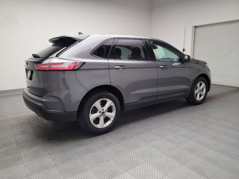 Used 2021 Ford Edge SE image 10