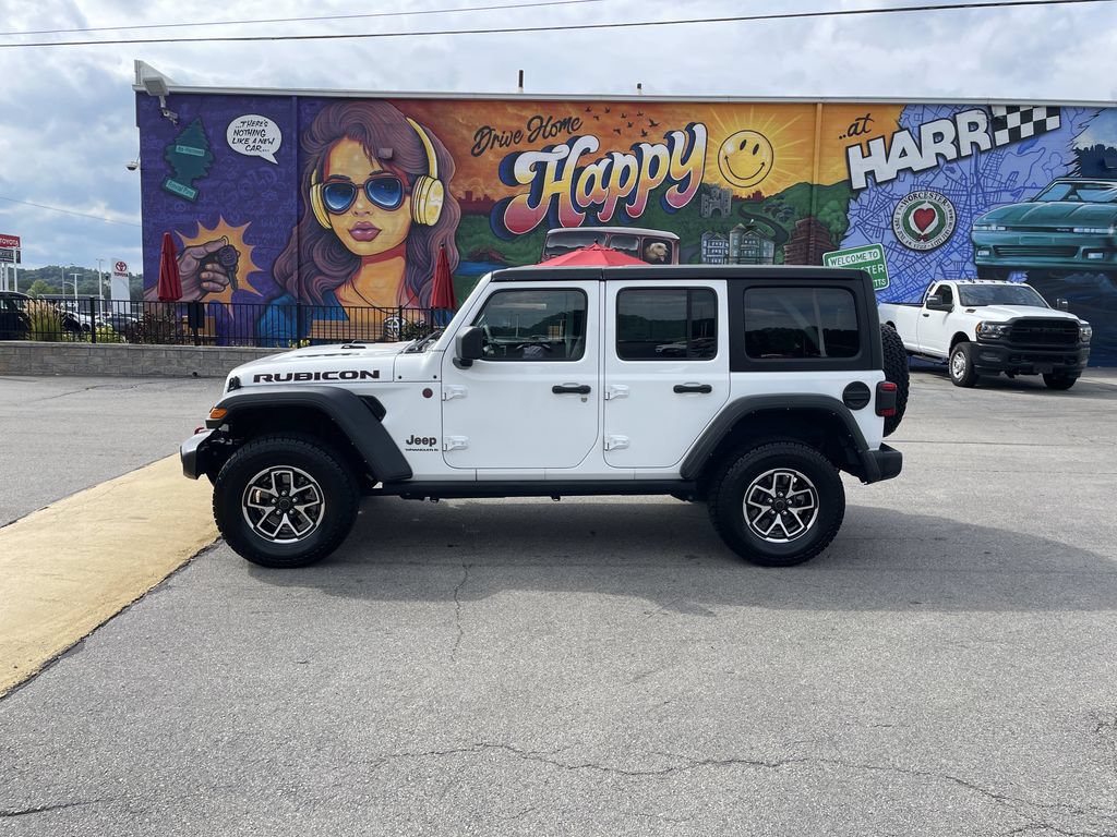 Used 2024 Jeep Wrangler Unlimited Rubicon AWD/4WD image 2