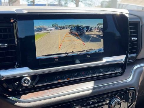 Used 2025 GMC Sierra 1500 SLT image 30