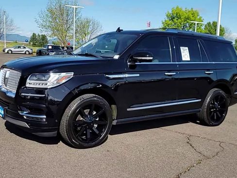 Used 2018 Lincoln Navigator Reserve w/ Technology Package AWD/4WD image 4