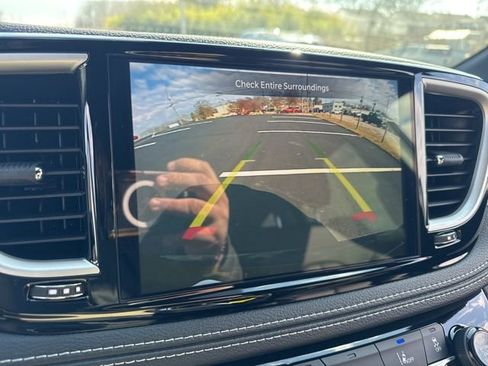 New 2026 Chrysler Pacifica Select image 19