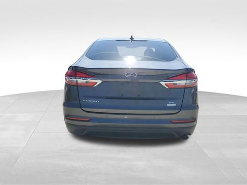 Used 2020 Ford Fusion SE FWD image 5