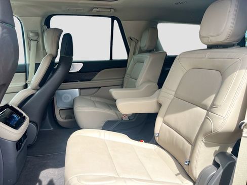 Used 2024 Lincoln Navigator Reserve AWD/4WD image 26
