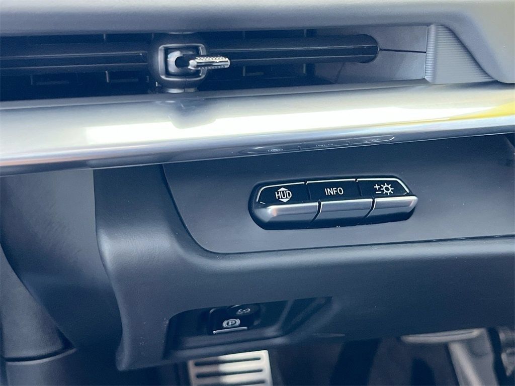 New 2025 Chevrolet Corvette E-Ray AWD/4WD image 18