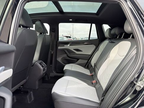 New 2026 Volkswagen Tiguan SE R-Line FWD image 14