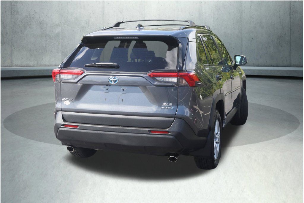 Used 2021 Toyota RAV4 XLE w/ Convenience Package AWD/4WD image 25