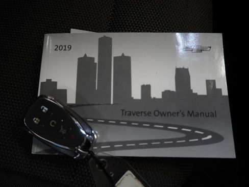 Used 2019 Chevrolet Traverse LT w/ LPO, Floor Liner Package AWD/4WD image 28