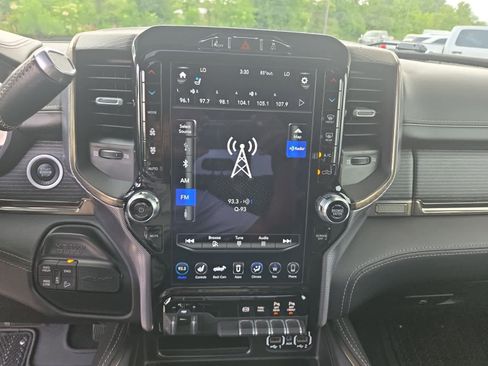 Used 2021 RAM 2500 Limited AWD/4WD image 16