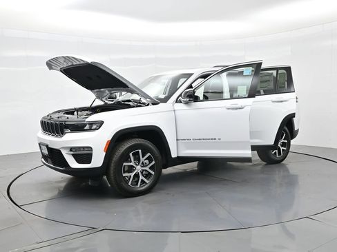 New 2025 Jeep Grand Cherokee Limited image 34