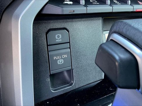 Used 2024 Toyota Tundra Platinum AWD/4WD image 33