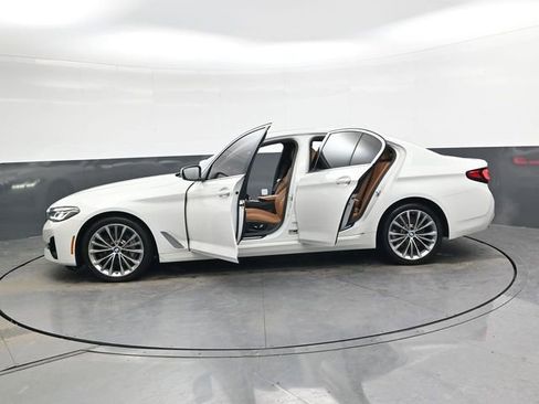 Used 2023 BMW 530i w/ Convenience Package image 39