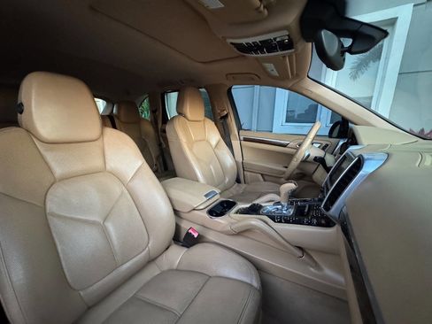 Used 2013 Porsche Cayenne image 26