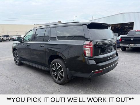 Used 2021 Chevrolet Suburban RST w/ Luxury Package AWD/4WD image 4