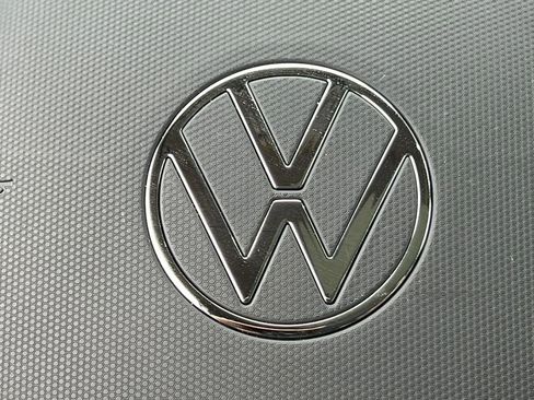 Used 2023 Volkswagen Taos SE w/ Panoramic Sunroof Package AWD/4WD image 37