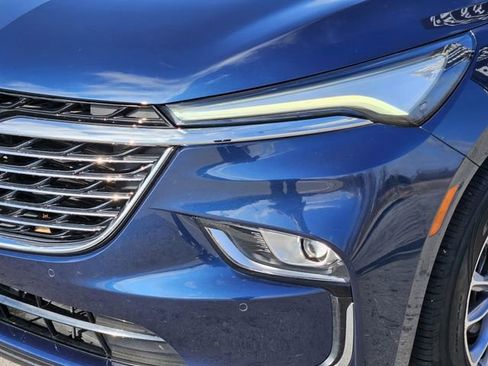 Used 2023 Buick Enclave Essence image 9