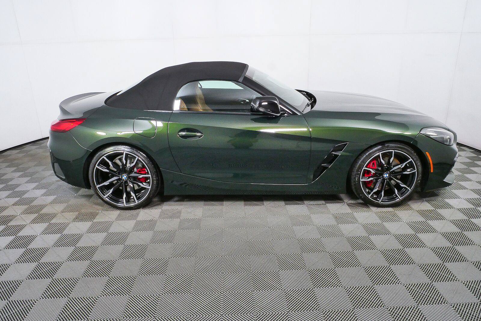 Used 2026 BMW Z4 M40i w/ Premium Package RWD image 30