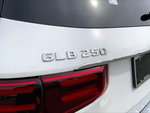 Certified 2026 Mercedes-Benz GLB 250 4MATIC image 19