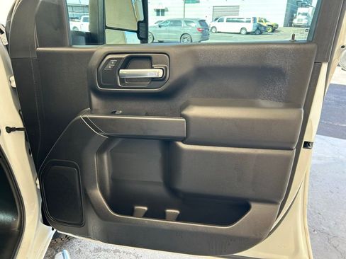 Used 2024 GMC Sierra 2500 Pro w/ Convenience Package image 16