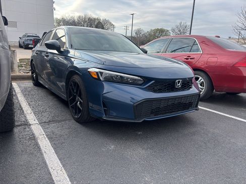 Used 2025 Honda Civic Sport image 1