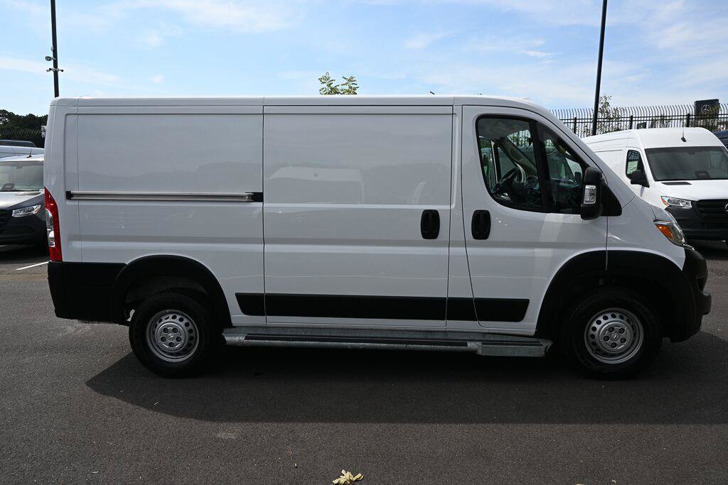 Used 2025 RAM ProMaster 2500 w/ U-Haul Equipment Group FWD image 22