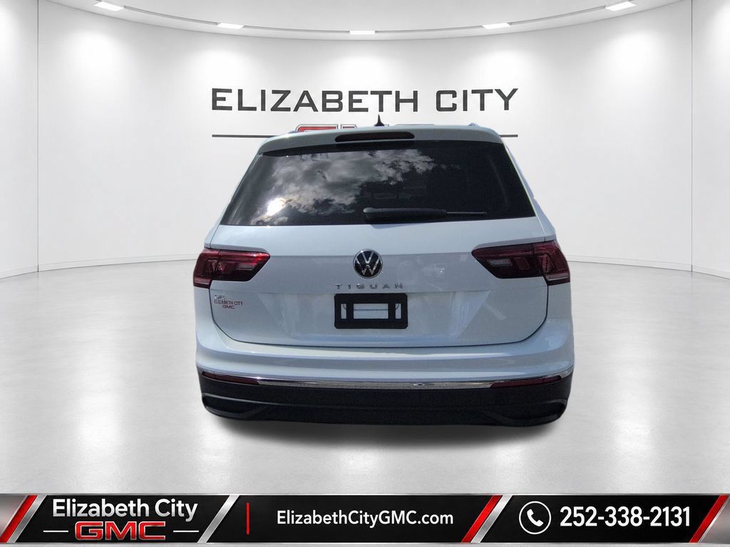 Used 2023 Volkswagen Tiguan SE FWD image 8