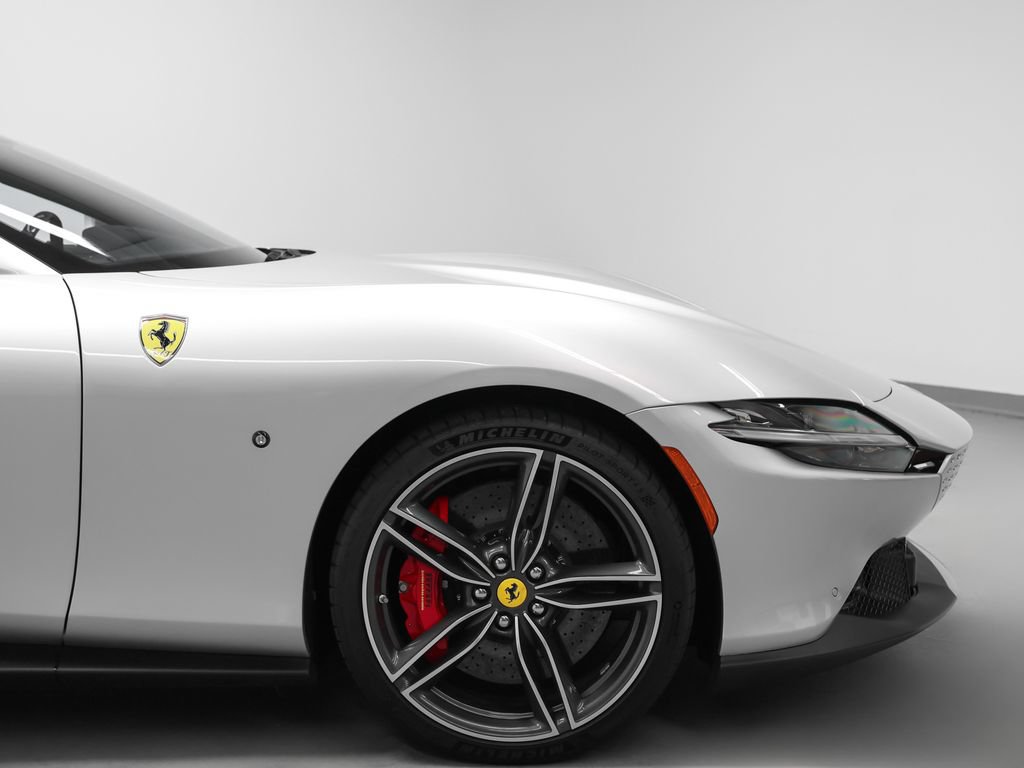 Certified 2025 Ferrari Roma Spider RWD image 9