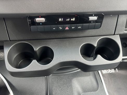 Used 2024 Mercedes-Benz Sprinter 4500 image 24