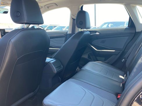 Used 2025 Volkswagen Jetta SEL FWD image 20