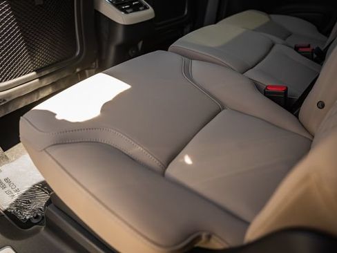 New 2026 Volvo XC90 B6 Plus w/ Protection Package Premier AWD/4WD image 32