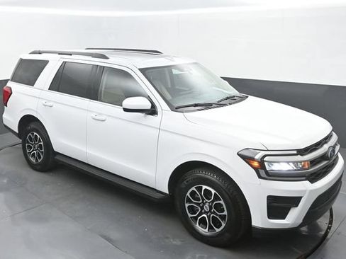 Used 2024 Ford Expedition XLT RWD image 29
