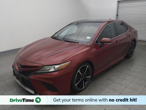 Used 2018 Toyota Camry XSE FWD image 1