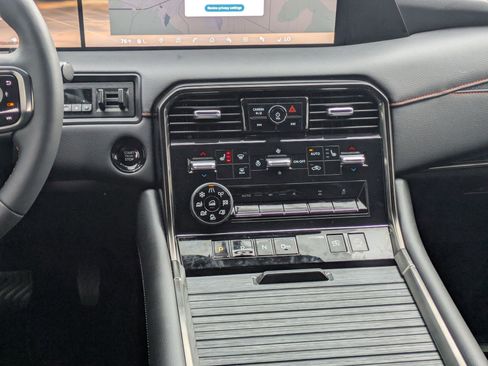 Used 2025 Nissan Armada PRO-4X image 20