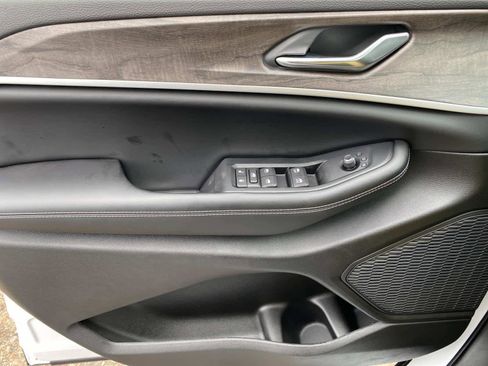 New 2026 Jeep Grand Cherokee Altitude image 17