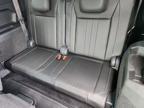 Used 2024 Volkswagen Tiguan SE R-Line FWD image 34