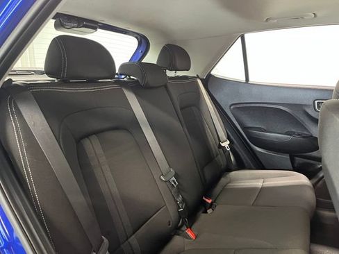 Used 2025 Hyundai Venue SEL FWD image 13