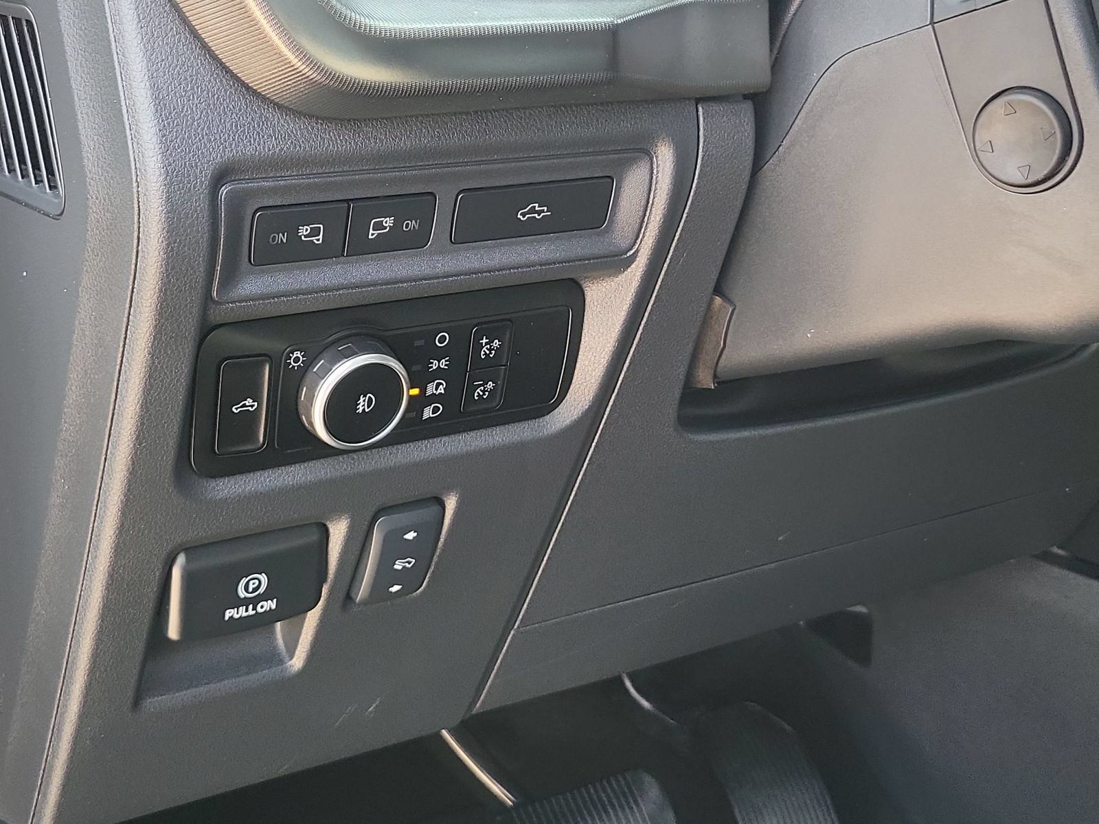Used 2023 Ford F150 Platinum w/ Equipment Group 701A High AWD/4WD image 18