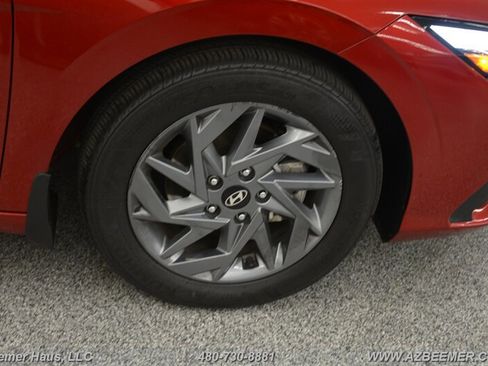 Used 2024 Hyundai Elantra SEL FWD image 41