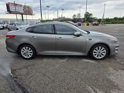Used 2017 Kia Optima EX w/ Premium Package FWD image 4