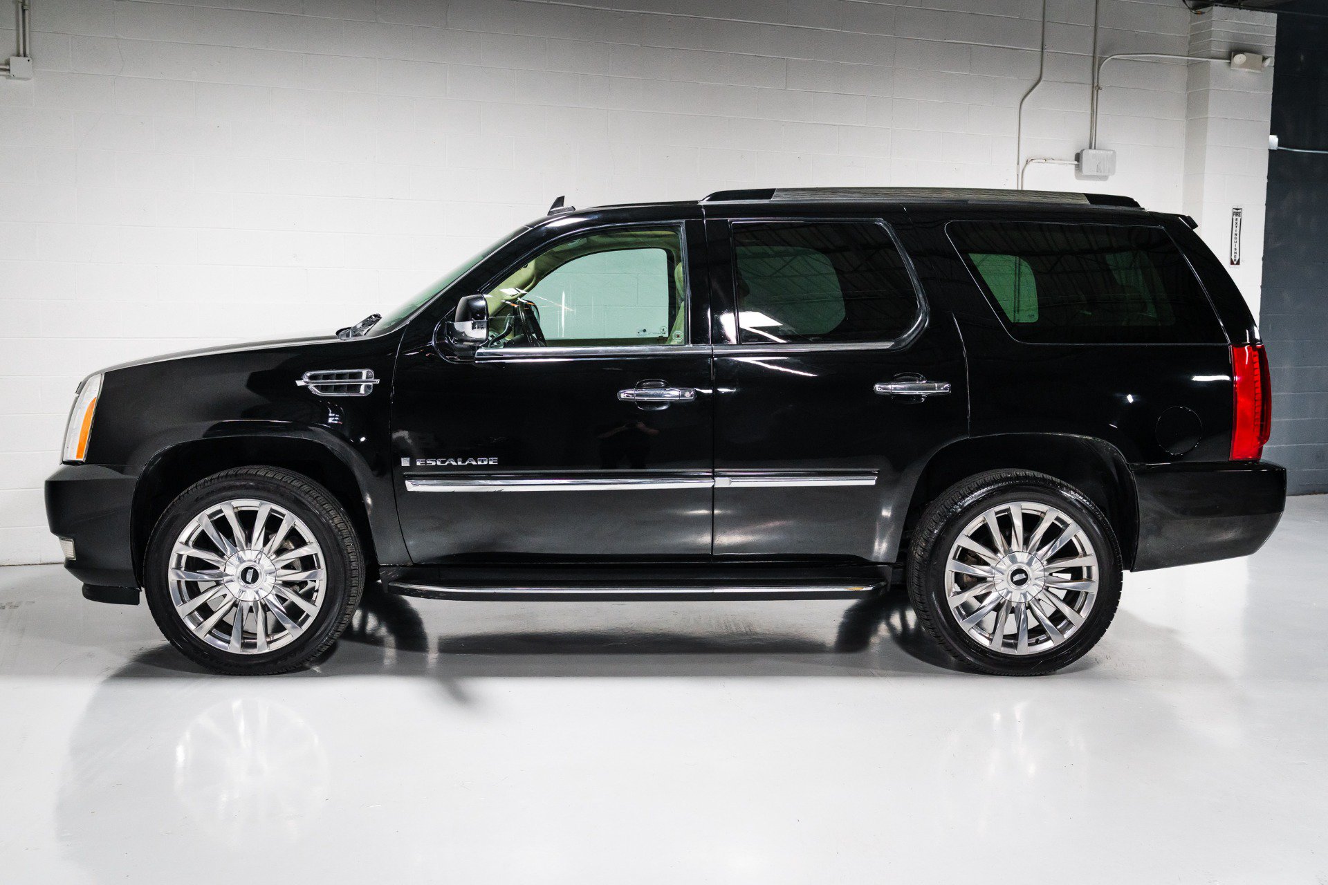 Used 2007 Cadillac Escalade AWD image 6