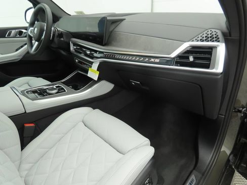 Used 2026 BMW X5 xDrive40i w/ M Sport Package AWD/4WD image 19