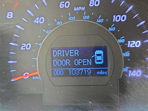 Used 2011 Toyota Camry XLE w/ SE/XLE Extra-Value Pkg FWD image 24