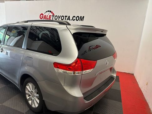 Used 2012 Toyota Sienna XLE AWD/4WD image 10