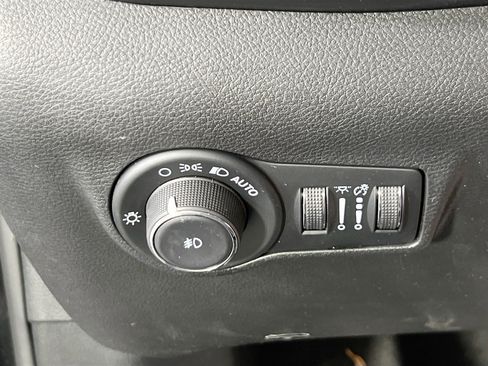 Used 2022 Jeep Compass Trailhawk w/ Trailhawk Convenience Group AWD/4WD image 10