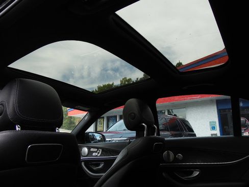 Used 2019 Mercedes-Benz E 300 E300 image 6