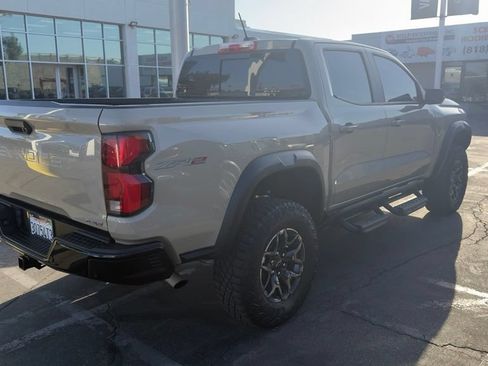 Used 2024 Chevrolet Colorado ZR2 w/ Technology Package AWD/4WD image 3