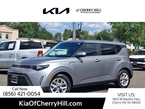 Used 2023 Kia Soul S FWD image 1