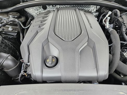 Certified 2026 Porsche Macan AWD/4WD image 30